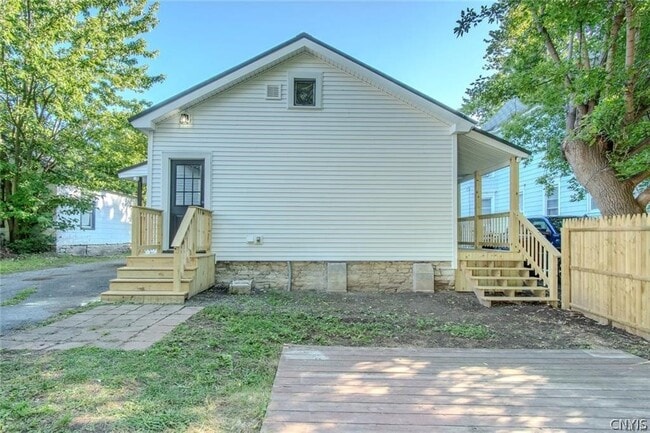 Building Photo - 406 Stone St