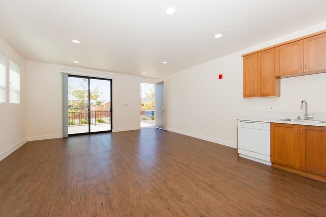 Interior Photo - Roundhouse Place