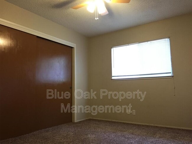 Building Photo - 346 Hickory St