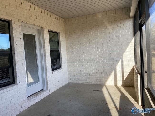 Building Photo - 440 Legend Oak Way SW