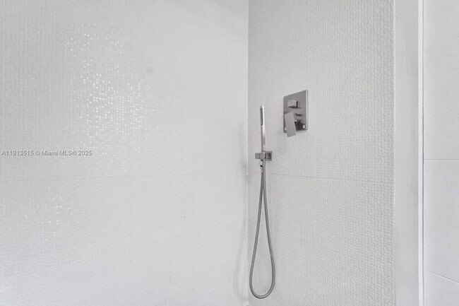 Building Photo - 1241 Hollywood Blvd