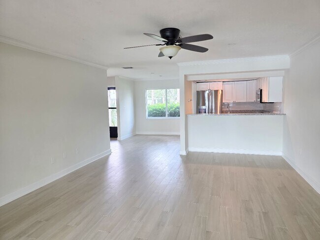 Building Photo - 11456 W Bayshore Dr