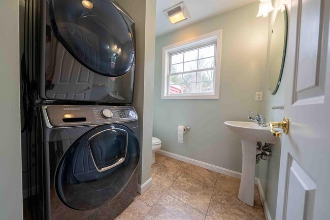 Building Photo - 59 Dicandra Dr