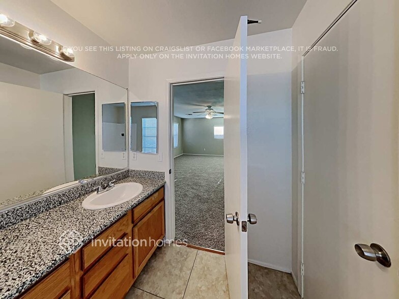 Building Photo - 1263 S Bogle Ct