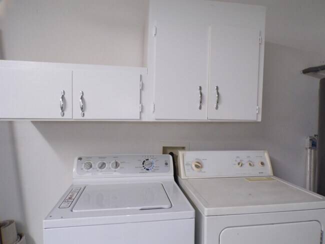 Building Photo - 106 Dawn