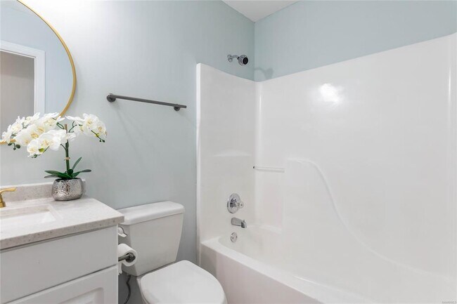 Building Photo - 9300 Greythorne Way