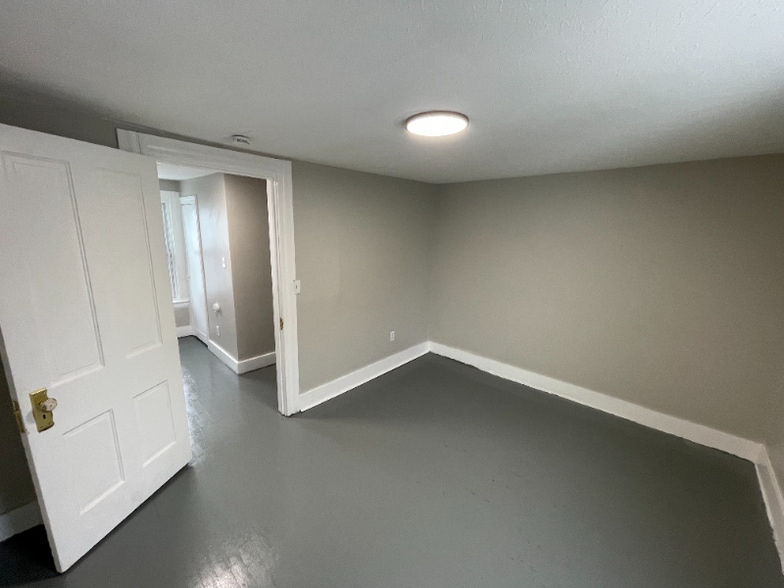 Building Photo - 1322 Brownell Ave