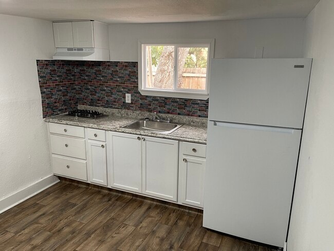 Building Photo - 311 W Malone Ave