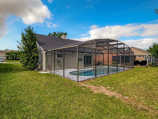 Building Photo - Beautiful 3 Bedroom, 2 Bath POOL Home with 2-Car Garage in the Heart of Hunters Creek!