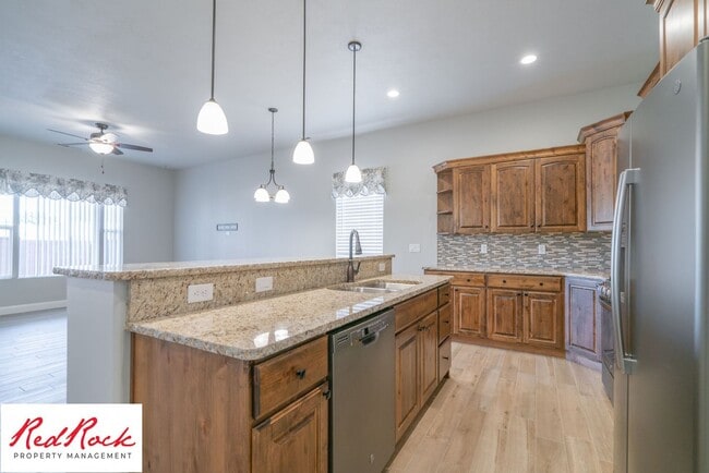Building Photo - 2 Bedroom Townhome in Sky Ridge, Hurricane