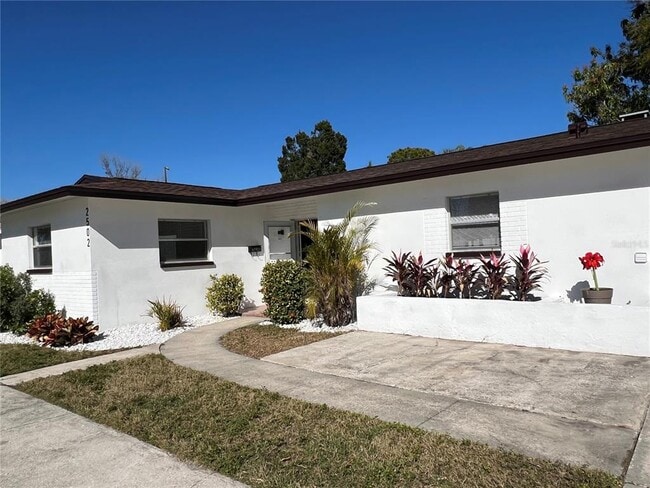 Building Photo - 2502 Tropical Shores Dr SE