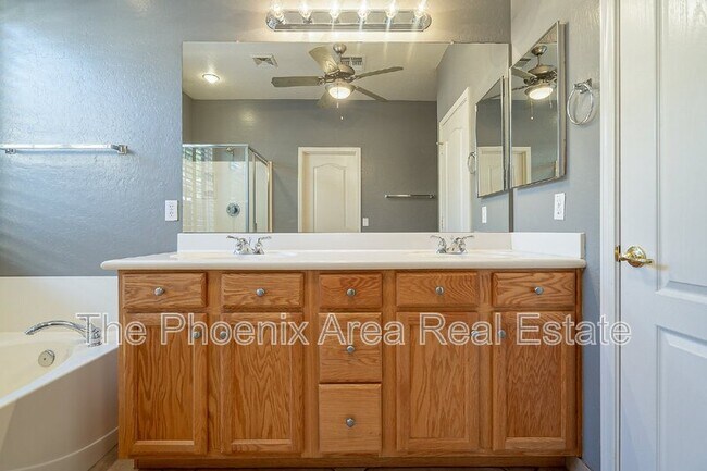 Building Photo - 110 W Cardinal Way