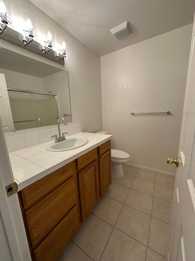 Building Photo - 6629 La Habra Ave