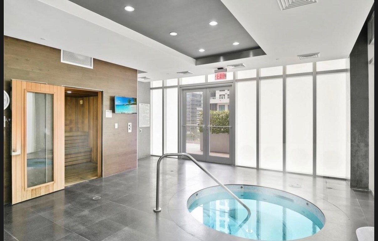 Building Photo - 500 Brickell Ave