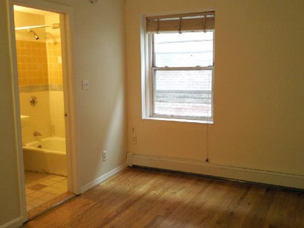 Building Photo - 10 Wait St