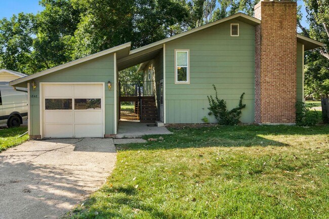 Building Photo - Freshly Updated 4 Bedroom Home