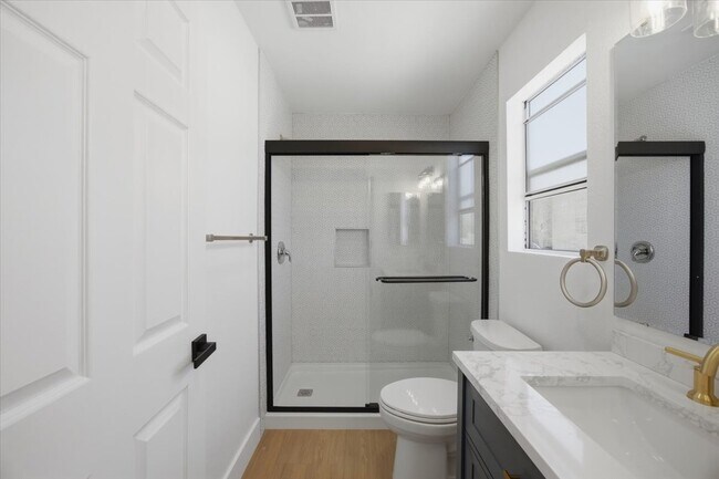 Building Photo - 1040 Gardena