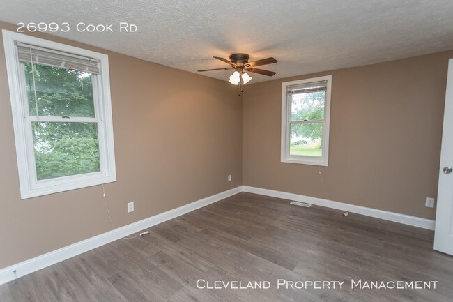 Building Photo - Newly Renovated Olmsted Twp Home