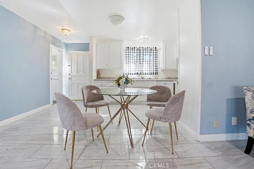 Building Photo - 1573 Casarin Ave