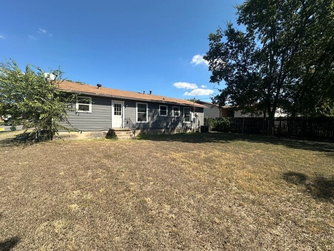 Building Photo - 1342 N 64th St