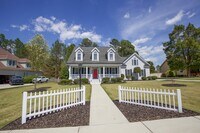 Building Photo - "Spacious and Inviting 2620 sq. ft. Home i...