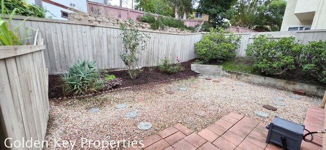 Building Photo - Move-In Ready 3-Bedroom Home in Vista!