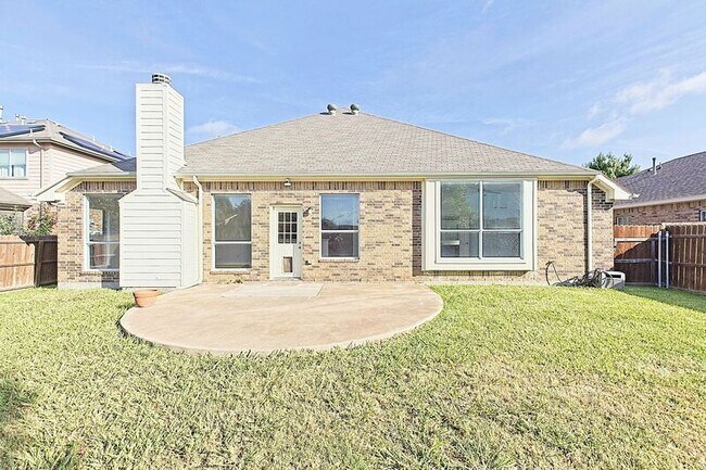Building Photo - 105 Galloping Trail