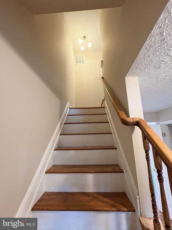 Building Photo - 7653 Stana Ct