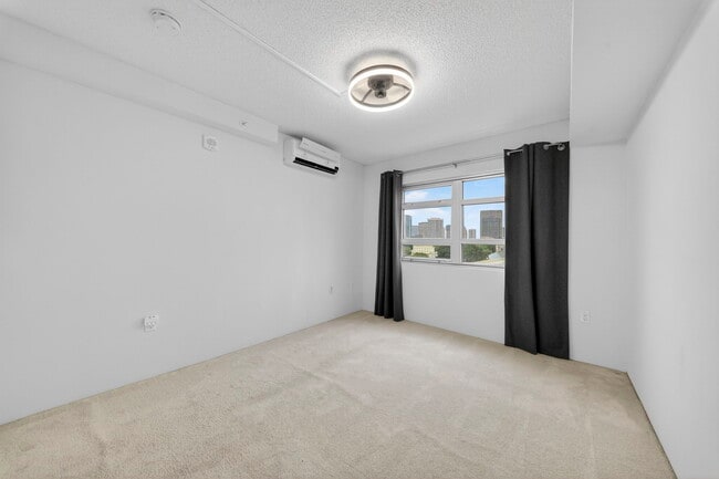 Building Photo - 801 South St