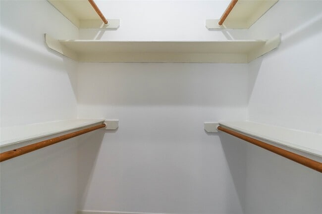 Building Photo - 1122 Ryon St