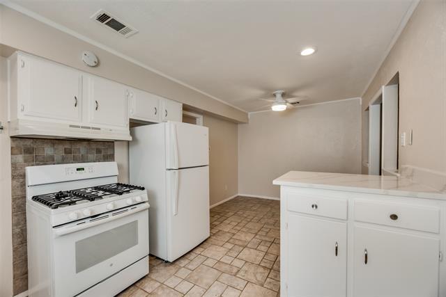 Building Photo - 705 Parkmont St