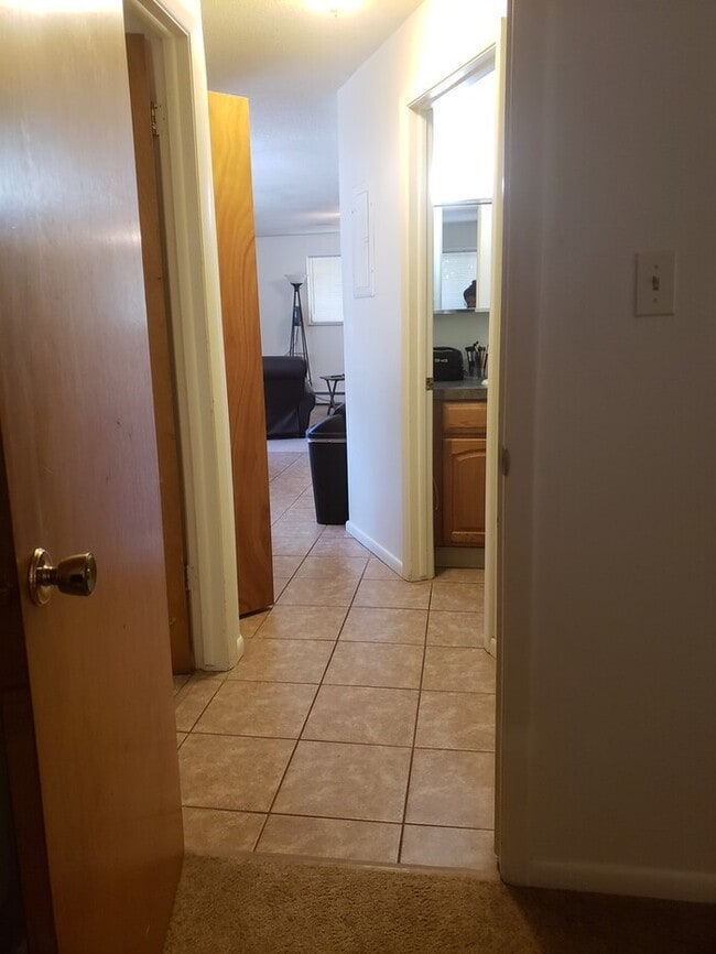 Building Photo - Great 2 bed 1 bath within 1 mile of CSU!