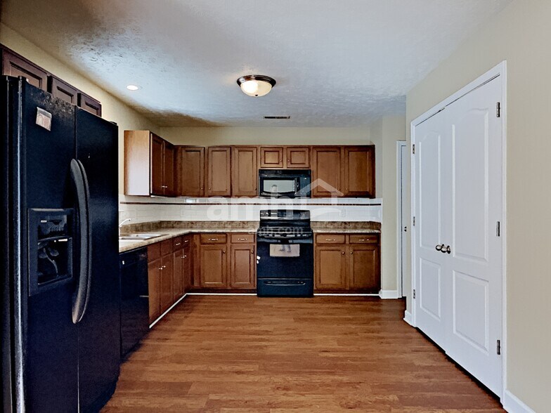 Building Photo - 673 Smoky Mountains Dr