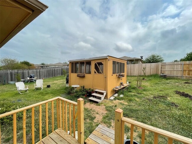 Building Photo - 600 Lakemont Dr