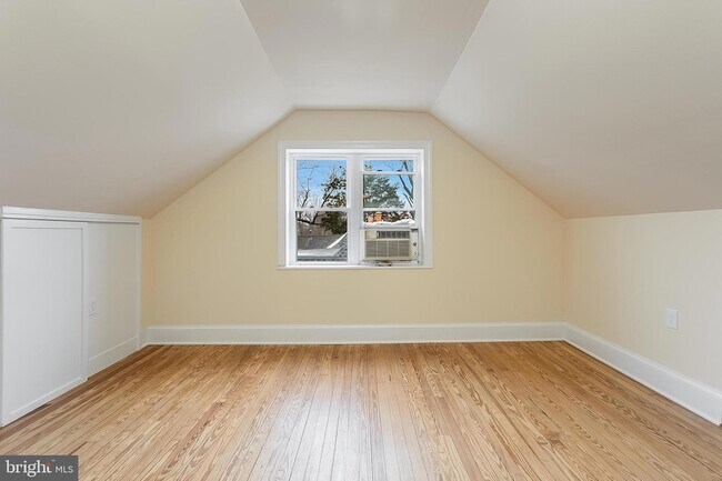 Building Photo - 4604 Nottingham Dr