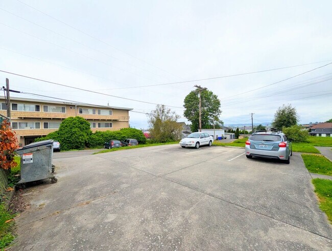 Building Photo - 1Bd/1Ba Everett Condo