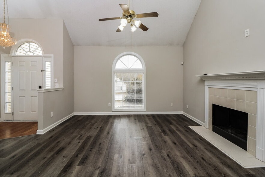 Building Photo - 7254 Brittany Way