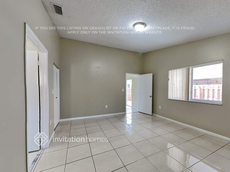 Building Photo - 12378 NW 98th Ave