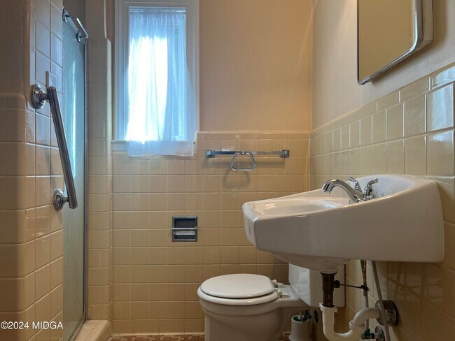 Building Photo - 110 Bragg St