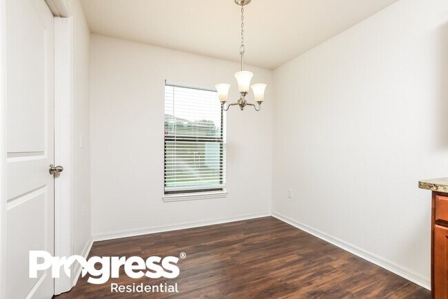 Building Photo - 2404 Bexley Dr