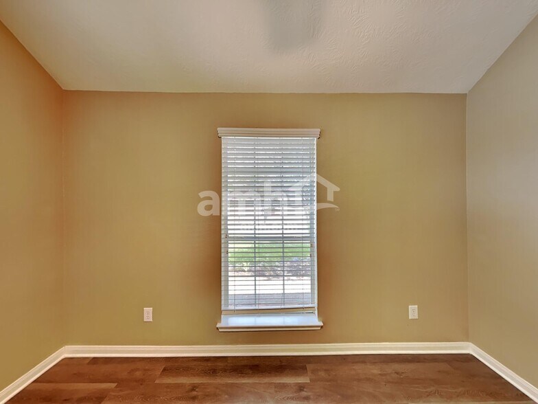 Building Photo - 3523 Pine Valley Dr