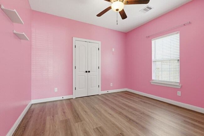 Building Photo - 15914 Tug Ct