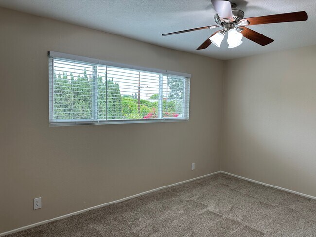 Building Photo - 1393 Scotch Cir