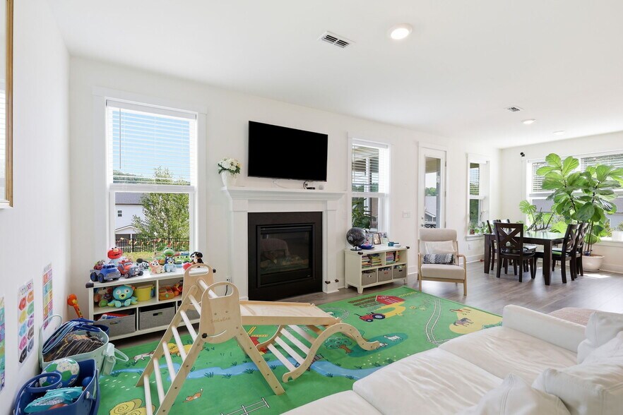Building Photo - 1112 Basalt Ct