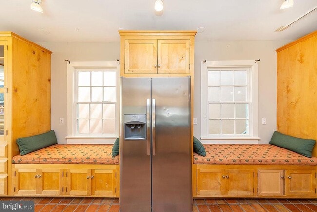 Building Photo - 7 N Loudoun St