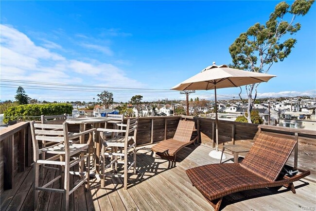 Building Photo - 517 Poppy Avenue, Newport Beach, CA 92625 ...