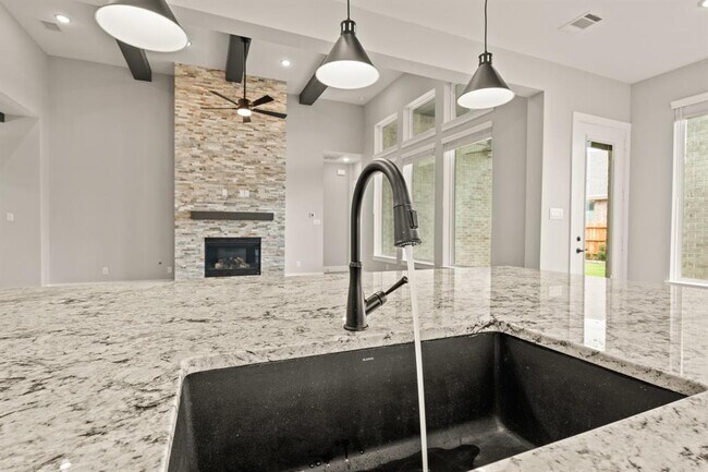 Building Photo - 32707 Fly Fish Wy