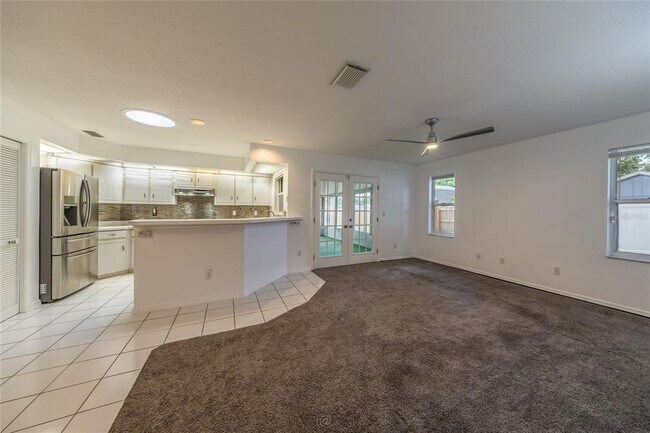 Building Photo - 923 Sand Crest Dr