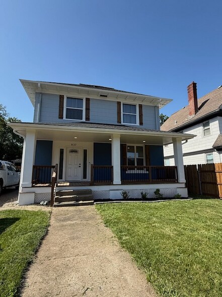 Primary Photo - 817 Linwood Blvd