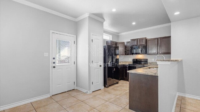 Building Photo - 6962 Lakeview Dr.